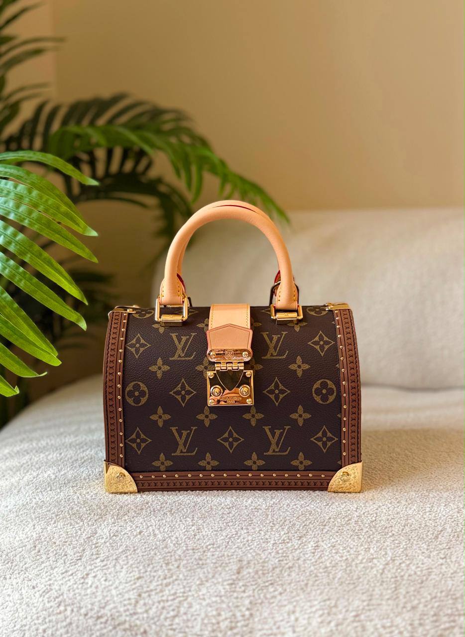 LV - Chanel 
Super Master Stock
    
             🍂 💛 🩷🍂
For Price 👇 WhatsApp✅
0568585901 
0507557372
0552275751 Owner Zain 👌

Zain246
♥️♥️♥️