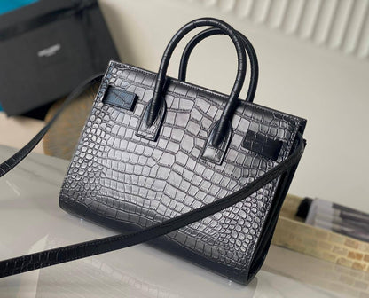 YSL 
COPY ONE 
 26CM 
140 dhs✅

Zain295
♥️♥️♥️