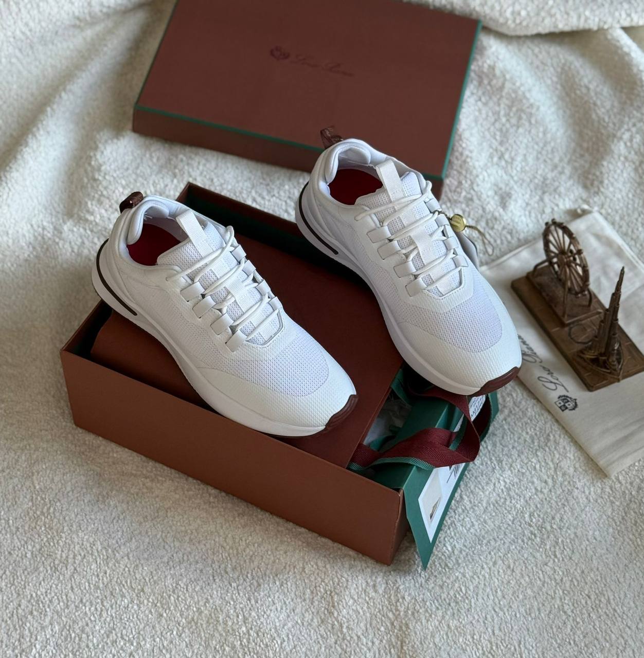 New. Men Loro piana shoes 

   Size  .  41  to 46

150 dhs🪙🌨️

Zain80
♥️♥️♥️