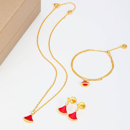 BVLGARI SET 🔥*
Necklace ❣️
Earring 🐦‍🔥
Bracelet 🌸
Master quality 💯
With normal boxes 📦 
120 dhs🪙🌨️
With master box 🗃️ 
170 dhs🪙🌨️

Zain216
♥️♥️♥️