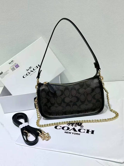 COACH
Best quality 

WITH BOX
🎁🎁🎁

90 dhs✅
size 24CM

Zain290
♥️♥️♥️
