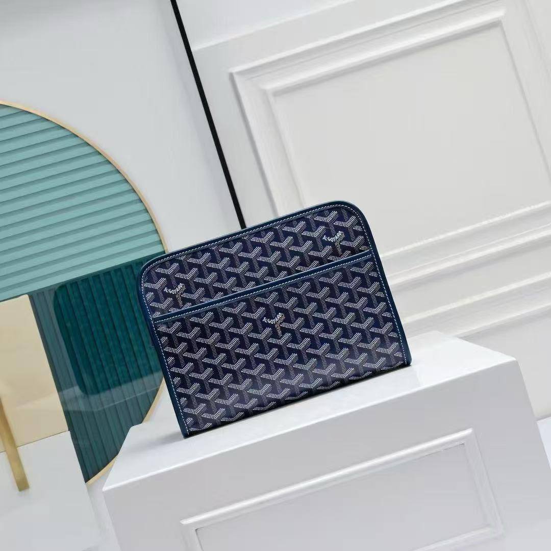 🌈 Goyard Clutch
1️⃣ First quality +🎁
Size : 25 * 21 cm
75 dhs🇦🇪
with box 🎁

Zain115
♥️♥️♥️