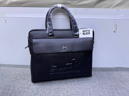 laptop bag 
size:38 
115 dhs❣️

Zain114
♥️♥️♥️