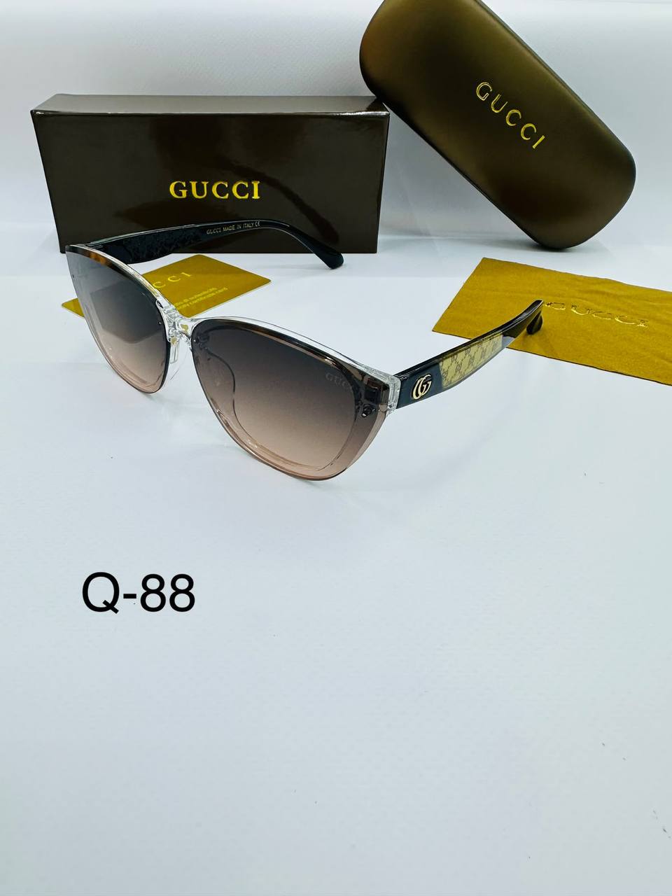 Sunglasses 🕶️*
New stock 💥
good quality 💯
Copy one 1️⃣ 
With master box 🗃️ 
50 dhs💛

Zain216
♥️♥️♥️