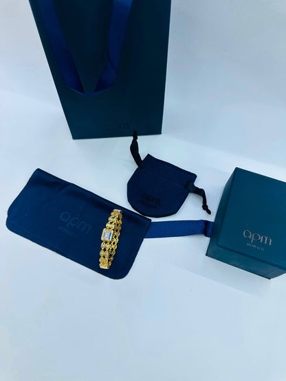 Apm
Bangle 🐦‍🔥
good quality 💯
With normal boxes 🗃️ 
And paper bag 
40 dhs✅

With master box 🗃️ 
55 dhs✅

Zain216
♥️♥️♥️