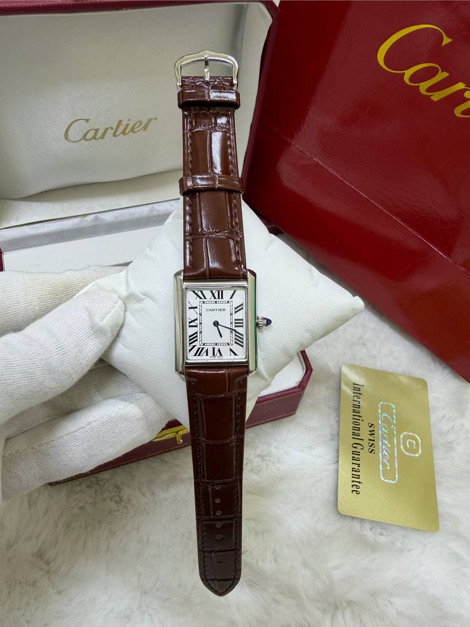 Cartier Tank
*Unisex size*
*Good quality*
230 dhs✅

Zain29
♥️♥️♥️