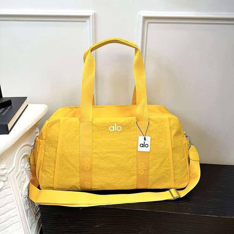 ALO  
Fashion bag
Good quality 
Size : 48 * 27 * 18 cm
80 dhs🇦🇪🇦🇪

Zain115
♥️♥️♥️