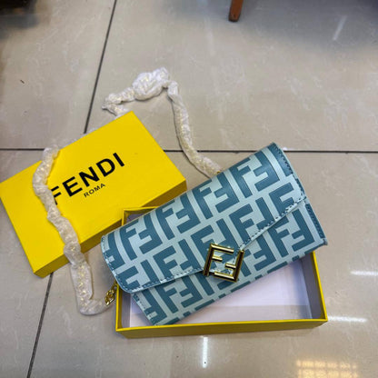 Fendi
90 dhs🪙💕

high quality 
With box  
🎁🎁🎁

21cm

Zain26
♥️♥️♥️
