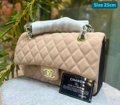 Chanel

Good quality 

with box 🎁🎁🎁

110 dhs✅

Zain186
♥️♥️♥️