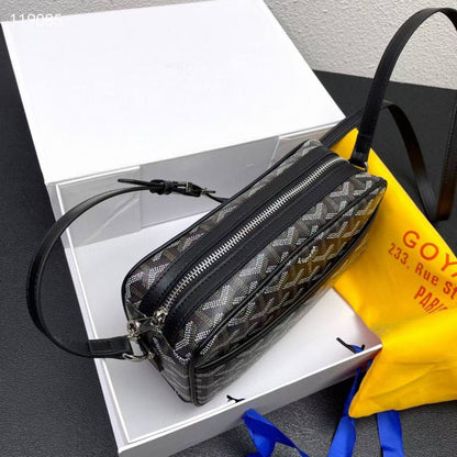 GOYARD 
SLING BAG 
UNISEX HIGH QUALITY 
WITH BOX 
100 dhs✅

Zain39
♥️♥️♥️