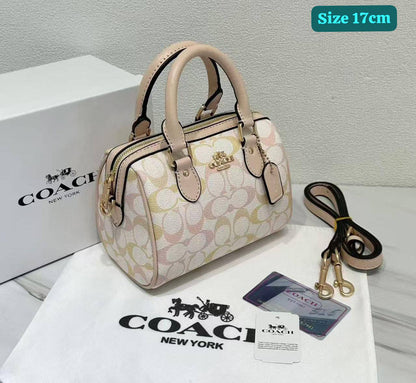 Coach
Good quality 
with box 
100 dhs💛

Zain186
♥️♥️♥️
