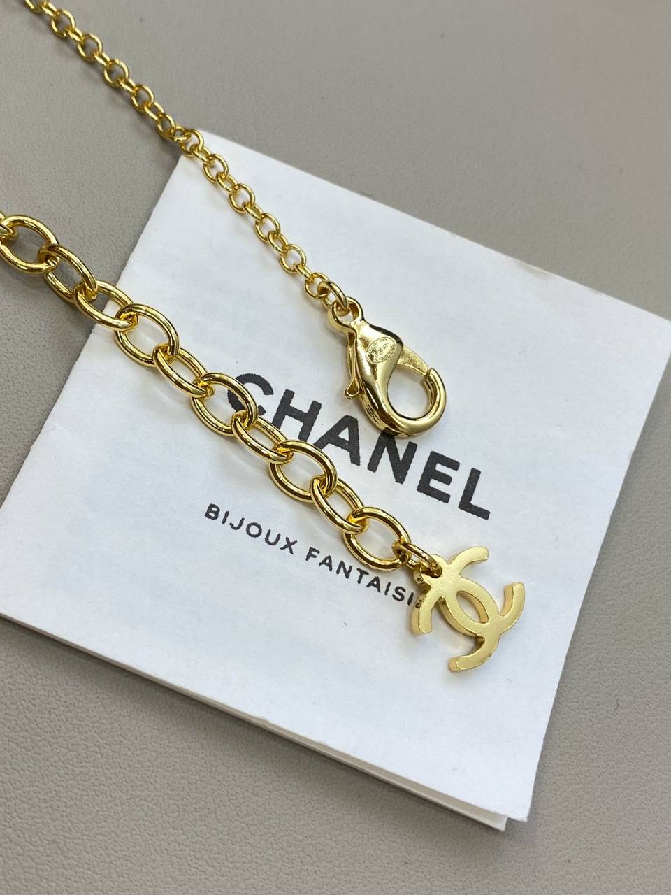 CHANEL
NECKLACE
MASTER QUALITY
65 DHS 💓💫✨

Zain89
♥️♥️♥️