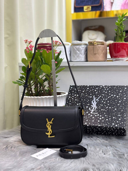 YSL
SIZE  ………24CM 🥰

90 dhs❣️

with box🌷
🎁🎁🎁

Zain224
♥️♥️♥️