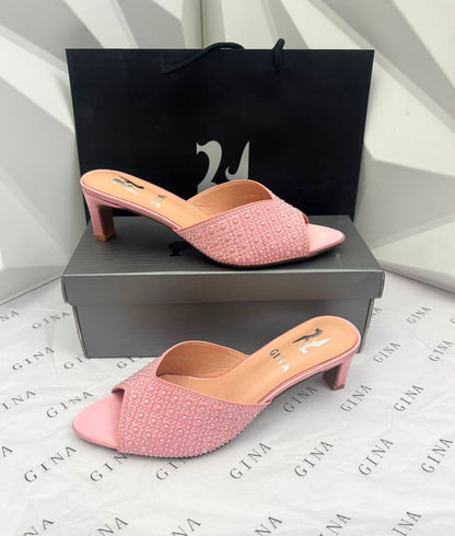 Gina 
Master quality 
Size 36-41  
230 dhs🇦🇪🇦🇪

Zain88
♥️♥️♥️