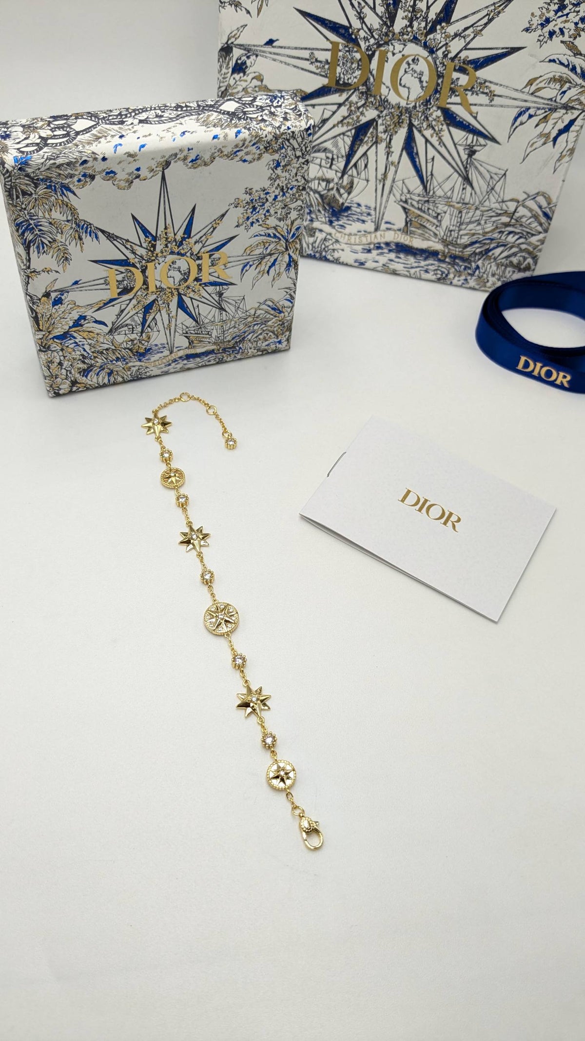 Dior
Master Quality
Bracelet
85 dhs🇦🇪  with Normal Box 🎁
105 dhs🇦🇪 with good box 

Zain210
♥️♥️♥️