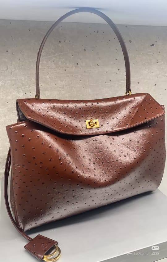 Chanel

Small 200 

big 220

Zain10
♥️♥️♥️