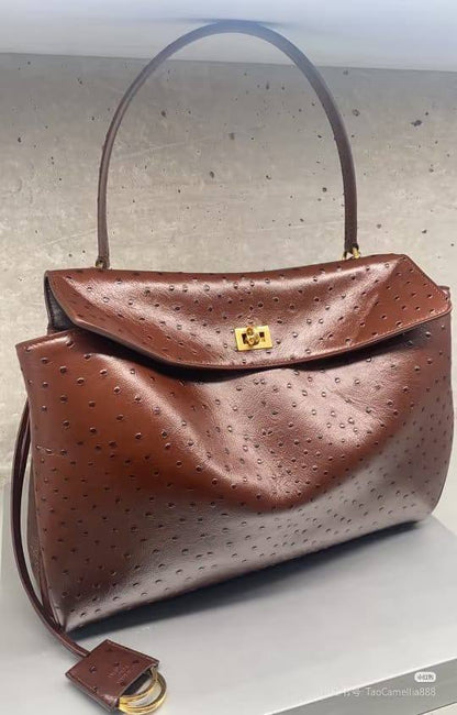 Chanel

Small 200 

big 220

Zain10
♥️♥️♥️