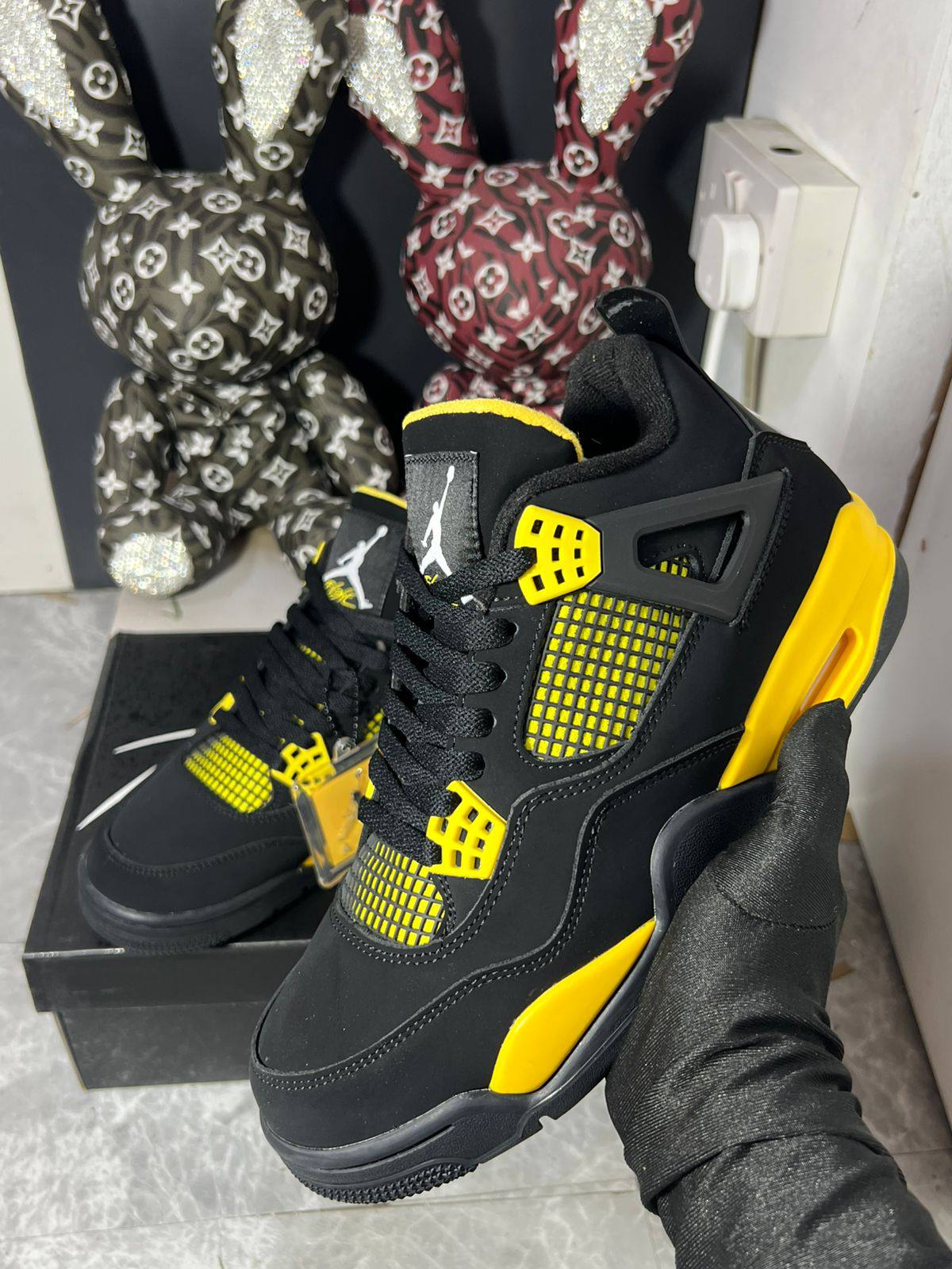 Air Jordan 4 Retro "Thunder 2023" ⭐️🖤
40-45 AVAILABLE 🤩
180 dhs🌺

Zain242
♥️♥️♥️