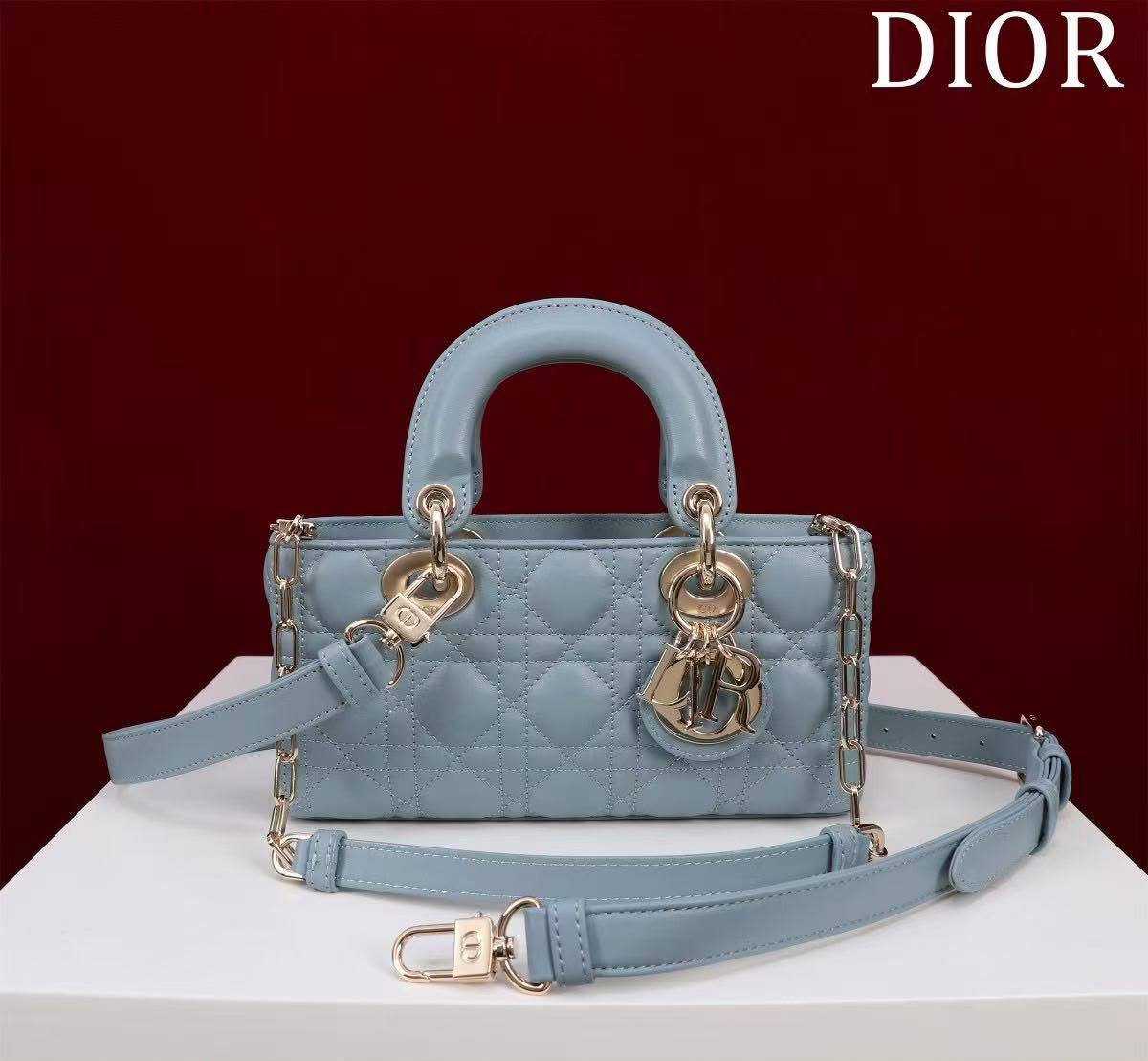 Dior D-joy✅
*Size 22 cm*
For Price 👇 WhatsApp✅
0568585901 
0507557372
0552275751 Owner Zain 👌

Zain274
♥️♥️♥️