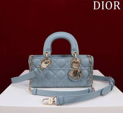 Dior D-joy✅
*Size 22 cm*
For Price 👇 WhatsApp✅
0568585901 
0507557372
0552275751 Owner Zain 👌

Zain274
♥️♥️♥️