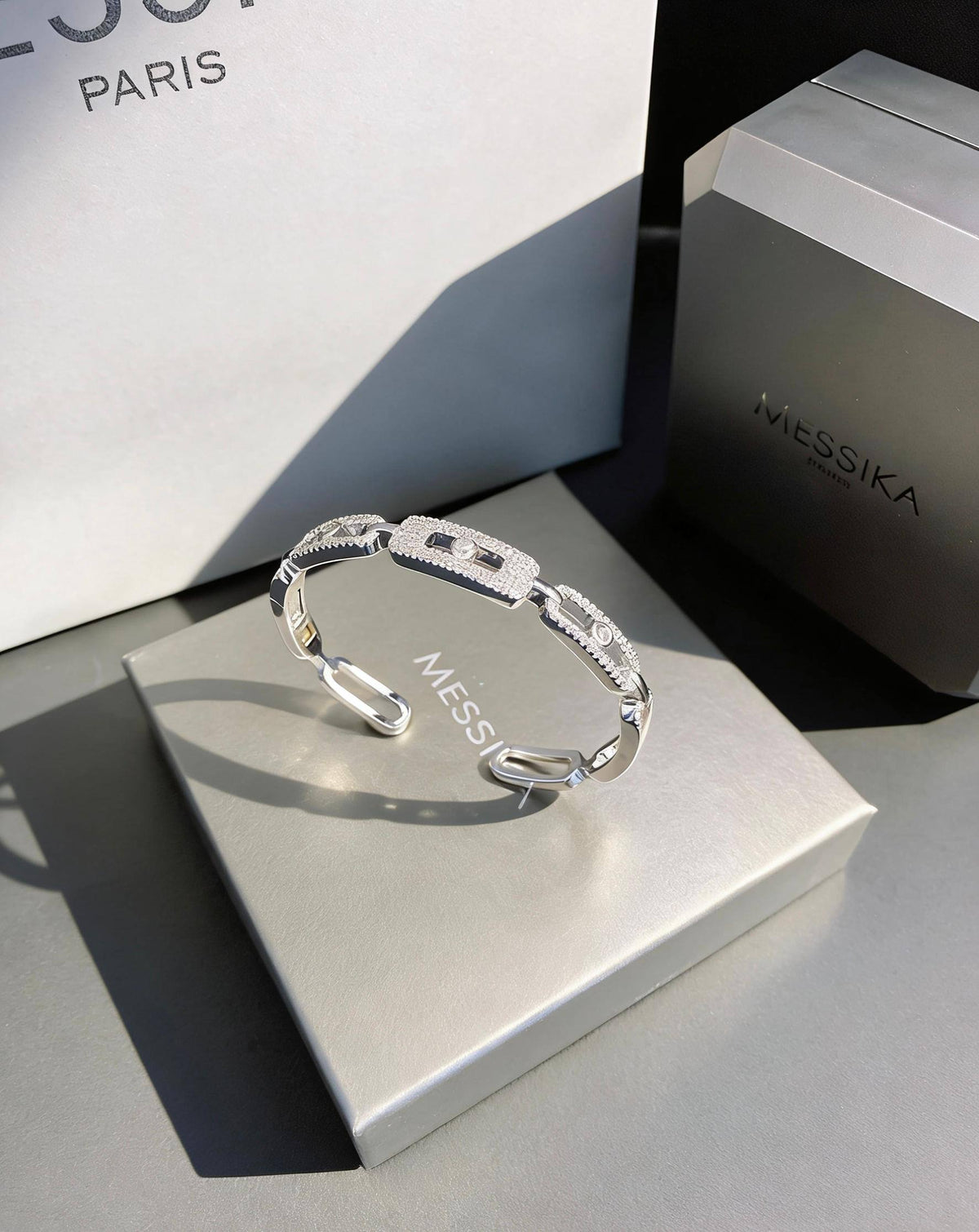 MESSIKA BRACELET 
70 dhs🇦🇪🇦🇪

MASTER ✨💫

WITH BOX AND PAPER BAG

Zain89
♥️♥️♥️
