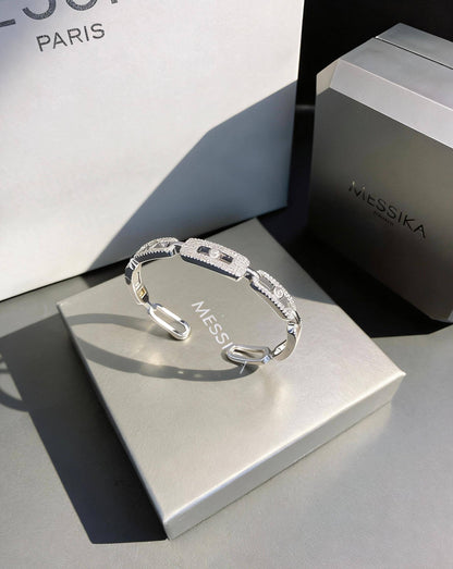 MESSIKA BRACELET 
70 dhs🇦🇪🇦🇪

MASTER ✨💫

WITH BOX AND PAPER BAG

Zain89
♥️♥️♥️