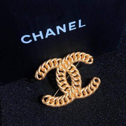 Brooch Chanel
Master Quality
60 dhs🪙🖤 

With Box And Paper Bag
🎁🎁🎁

Zain89
♥️♥️♥️