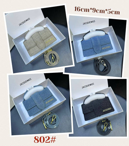 JACQUEMUS 

HIGH QUALITY SMALL SIZE NEW CAME 

WITH BOX 
🎁🎁🎁

100 dhs❣️
Size:16 cm

Zain39
♥️♥️♥️