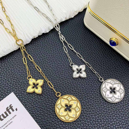 RC NECKLACE
MASTER✨💫
80 DHS✅
 WITH BOX AND PAPER BAG 🛍️🎁

Zain89
♥️♥️♥️