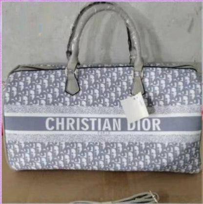 Dior

70 dhs🇦🇪🇦🇪

Zain50
♥️♥️♥️