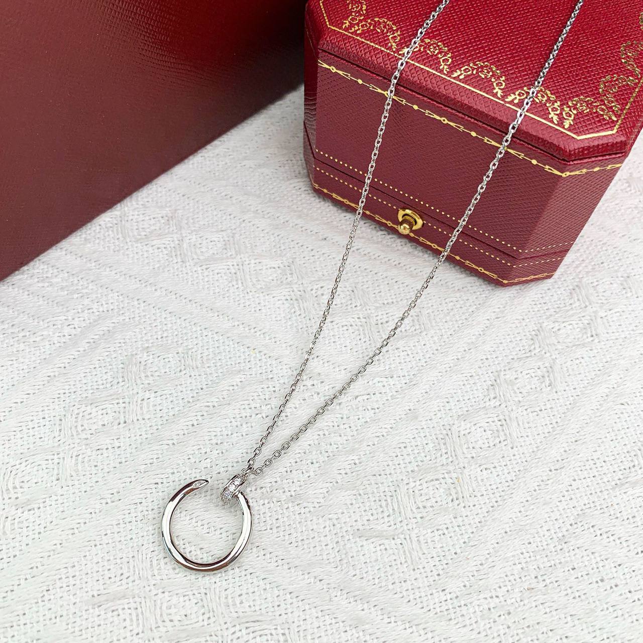 cartier Set🦋*
Necklace ❤️‍🔥
Earring❣️
Master quality 💯
With normal boxes 📦 
80 dhs🪙🖤
With master box 🗃️ 
120 dhs🪙🖤

Zain216
♥️♥️♥️