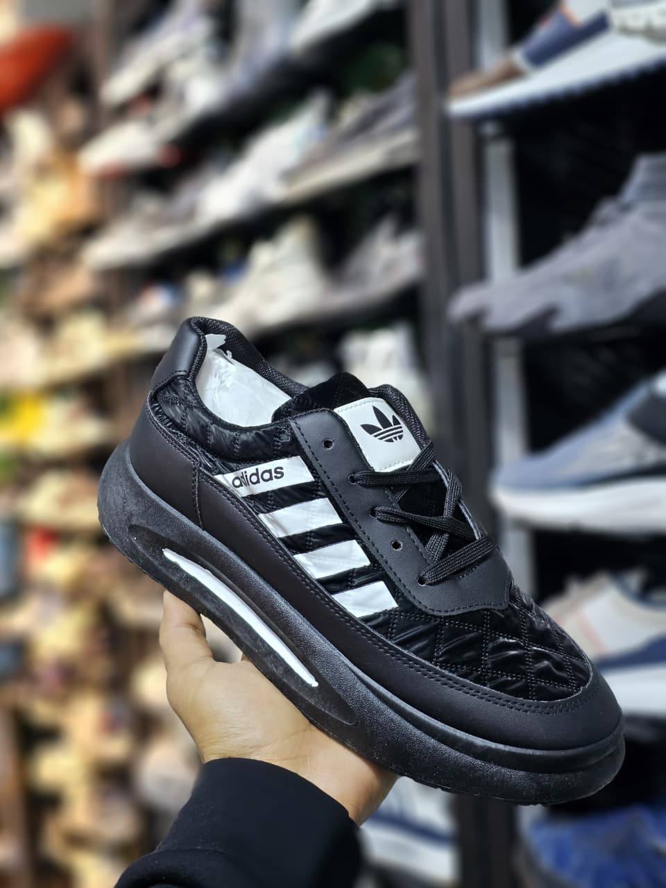 Adidas
Size 39to45    
50 dhs🪙🌨️

Zain163
♥️♥️♥️
