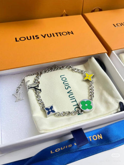 LV 
Master Bracelet 

90 dhs🪙🌨️

Zain32
♥️♥️♥️