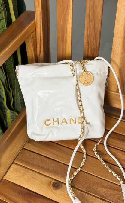 CHANEL 
Super Master Quality ⚡️
Original packing🎁
Size 20CM📏
For Price 👇 WhatsApp✅
0568585901 
0507557372
0552275751 Owner Zain 👌

Zain321
♥️♥️♥️