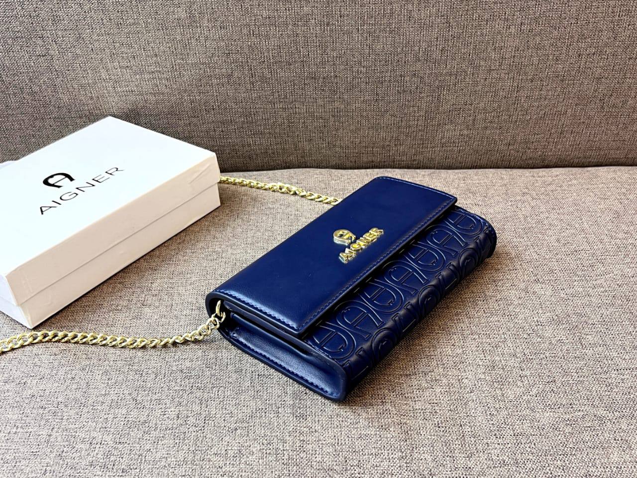 Guess - Aigner

85 dhs🪙🌨️

high quality

 With box
🎁🎁🎁

Zain26
♥️♥️♥️