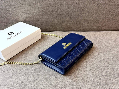 Guess - Aigner

85 dhs🪙🌨️

high quality

 With box
🎁🎁🎁

Zain26
♥️♥️♥️