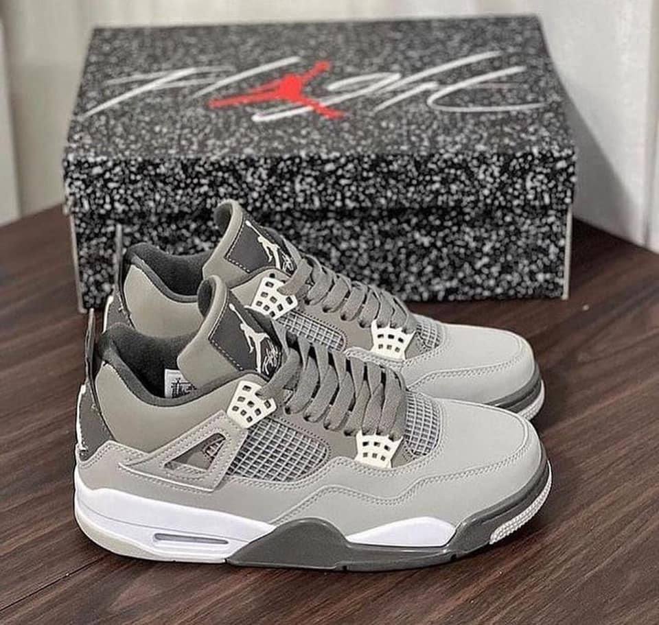 Jordan 4 
Sizes 36-47 
170 dhs🪙💚

Zain232
♥️♥️♥️