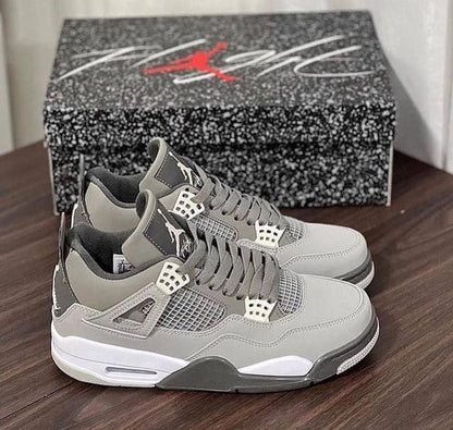 Jordan 4 
Sizes 36-47 
170 dhs🪙💚

Zain232
♥️♥️♥️
