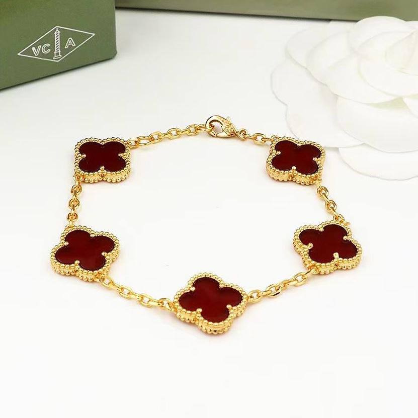 VCA BRACELET
5 Flower 🍀
MASTER QUALITY✨💫
55 DHS🇦🇪🇦🇪
WITH BOX AND PAPER BAG🛍️🎁

Zain89
♥️♥️♥️