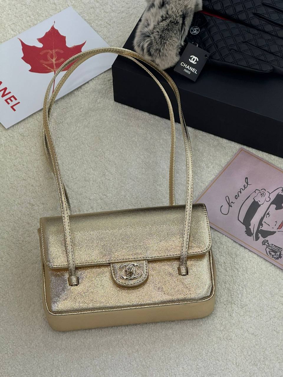 Chanel 
Master❣️
22Cm 

With Box
🎁🎁🎁

250 dhs✅

Zain131
♥️♥️♥️