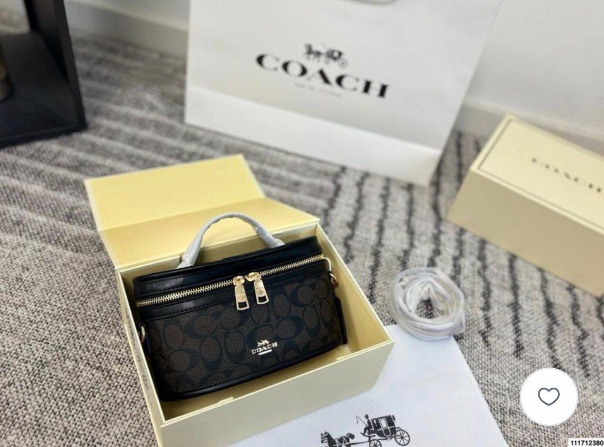 Coach
110 dhs🇦🇪
SIZE：20cm
High-quality 

with box
🎁🎁🎁

Zain35
♥️♥️♥️