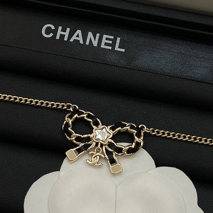 CHANEL ❤️‍🔥*
Necklace 💥
Earring ✨
Master quality 💯
With normal boxes 🗃️ 
90 dhs✅
With master box 📦 
95 dhs✅

Zain216
♥️♥️♥️