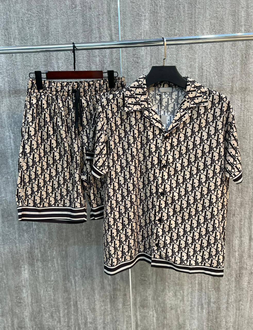 NEW DIOR
*♕ 𝐒𝐔𝐏𝐄𝐑 𝐌𝐀𝐒𝐓𝐄𝐑 ♕*
SIZE: S,M,L,XL,XXL
410 dhs✅

Zain227
♥️♥️♥️