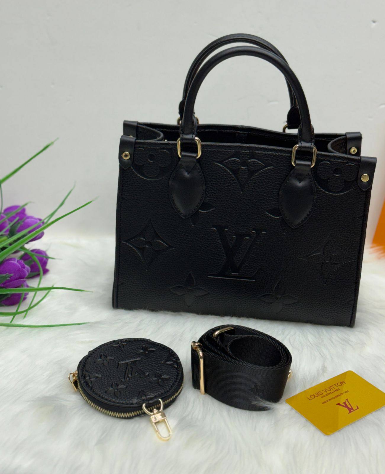 LV

with box 
🎁🎁🎁

120 dhs🪙🌨️

Zain177
♥️♥️♥️