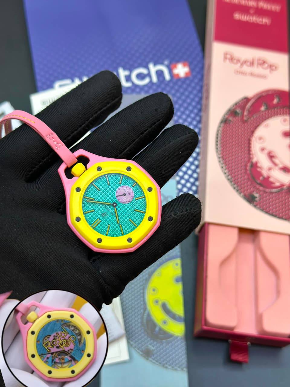 Swatch Royal pop good quality with box and papper bag and guarante card cataluck 
120 dhs🇦🇪🇦🇪

Zain59
♥️♥️♥️