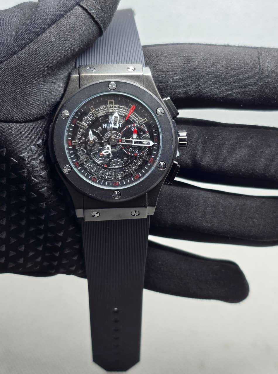 Hublot Men
*Chronograph working*
100 dhs🇦🇪🇦🇪

Zain29
♥️♥️♥️
