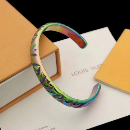 Lv MEN BRACELET
MASTER💫✨⭐
55 dhs🌺 
WITH BOX AND PAPER BAG🛍️🎁

Zain89
♥️♥️♥️