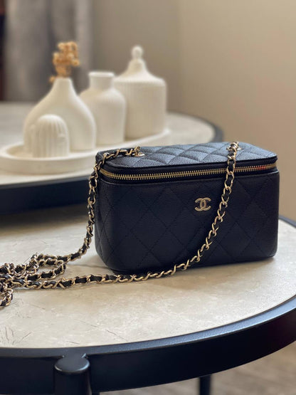 Chanel  ✨💥
Available original box 📦 
With full packing 🎀🎀
Super high quality 💥💥
For Price 👇 WhatsApp✅
0568585901 
0507557372
0552275751 Owner Zain 👌

Zain283
♥️♥️♥️