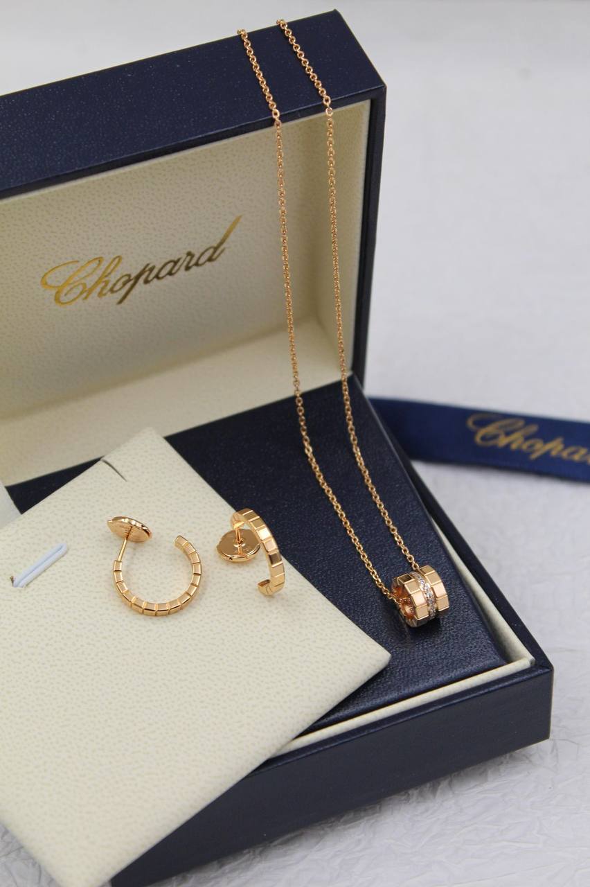 Chopard 💎
🆕🎉🥳🎊🆕
↗️ *Super Master Quality ®️*
Ice cube with stones ⤵️
Necklace & earrings ⤴️
Set (Necklace with earrings )
130 dhs🪙🖤
with *Normal* Box
170 dhs🪙🖤
with *Orignal* Box
Necklace 
75 dhs🪙🖤
earrings 
75 dhs🪙🖤

Zain106
♥️♥️♥️