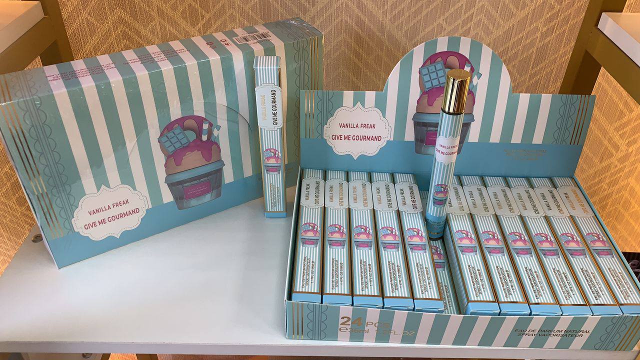 Perfume Boxes
95 dhs✅
box 24pcs 
35ml each bottle.

Zain211
♥️♥️♥️